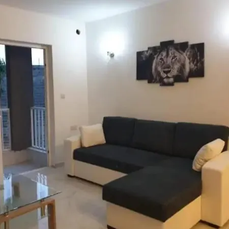 Διαμέρισμα Cardin Court *