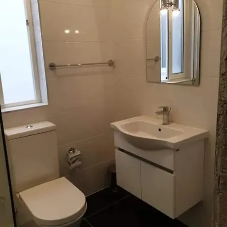 Διαμέρισμα Cardin Court *