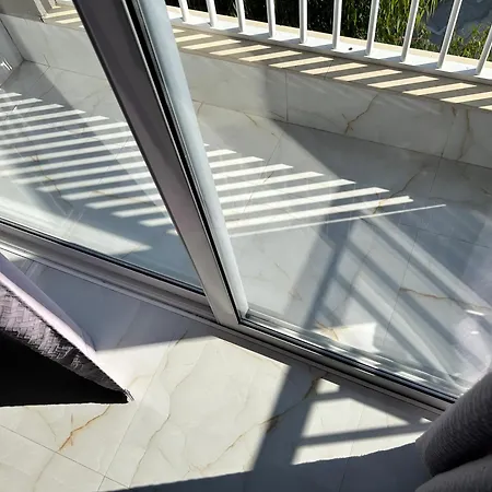 Cardin Court Apartman